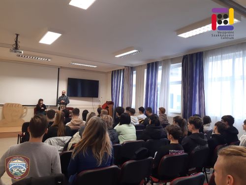 📌JÓKAI 200 - RENDKÍVÜLI IRODALOMÓRA📌